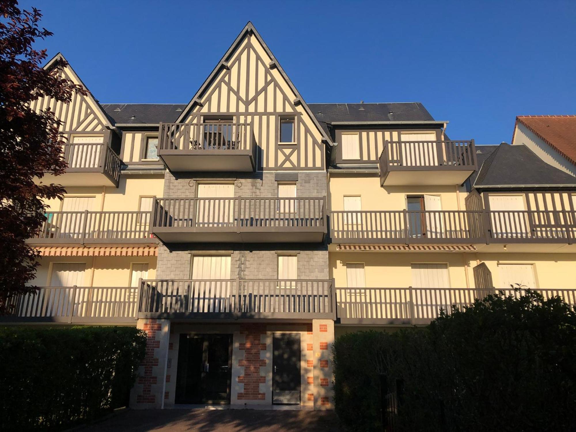 Le Petit Navire - Acces Direct Plage Cabourg Eksteriør bilde